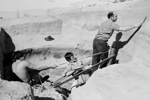 johnmulvaney-lake-mungo-1970s